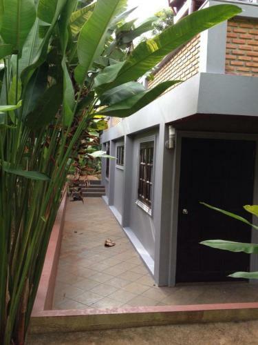 Villa Pickle House