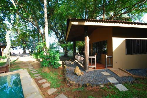 Hotel Melina Beach Front Bungalows