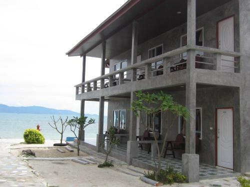 Hotel Charung Bungalows