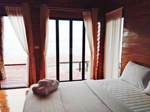Hotel Charn Mai Chai Lay