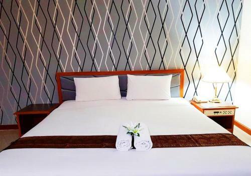 Jp Emerald Hotel