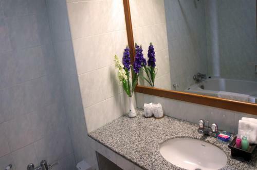 Jp Emerald Hotel