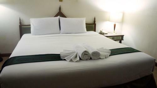 Jp Emerald Hotel