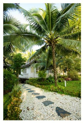 Hotel Young Coconut Garden Home Resort