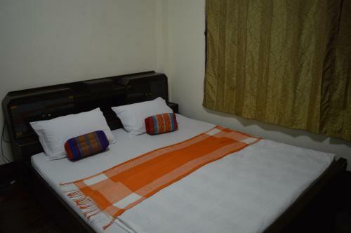 28 Rachabutr Hostel