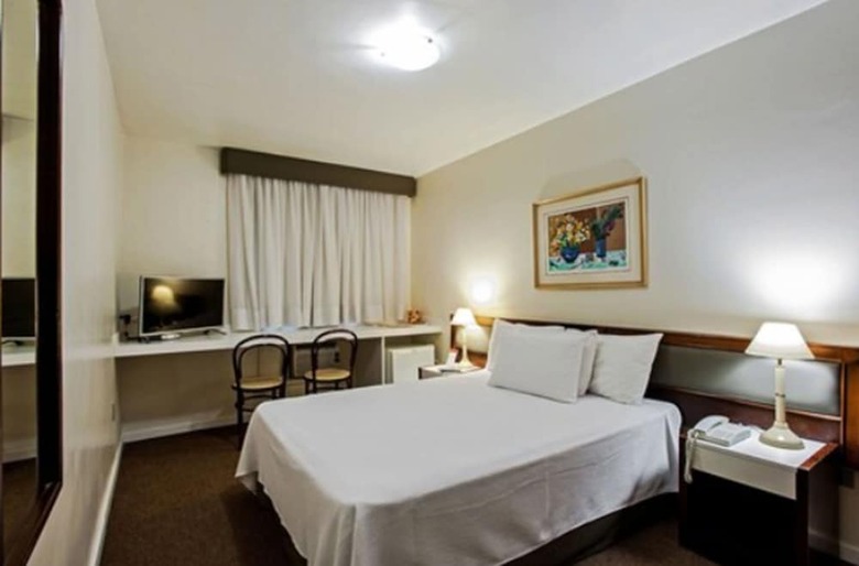 Trevi Hotel E Business