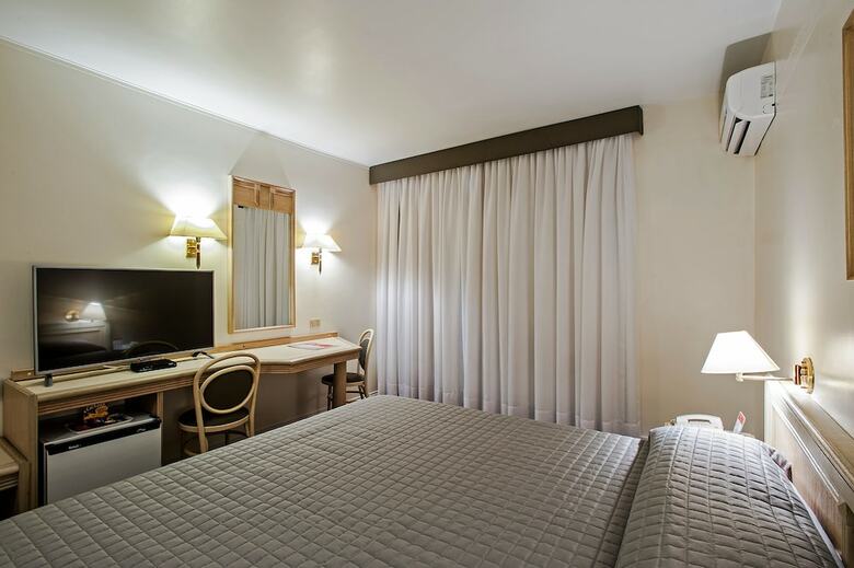 Trevi Hotel E Business