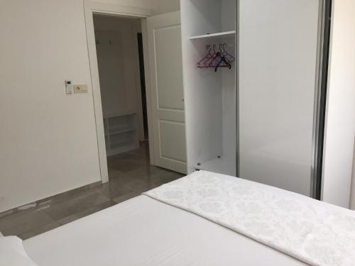 Mav?-yes?l Apart Hotel (t?san,mers?n)