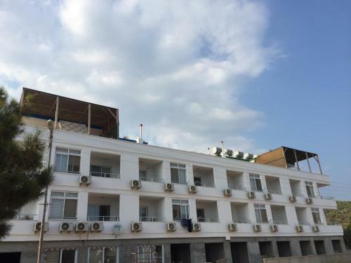 Mav?-yes?l Apart Hotel (t?san,mers?n)