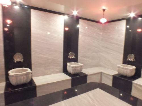 Grand Ahos Hotel & Spa