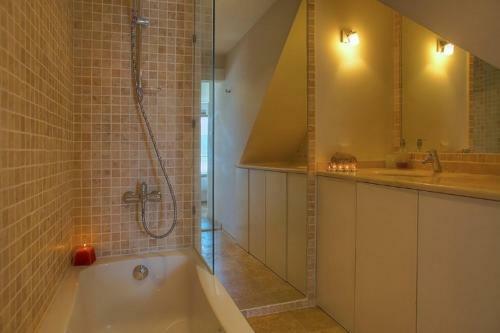 Geris Villa Sleeps 6 Pool Air Con Wifi