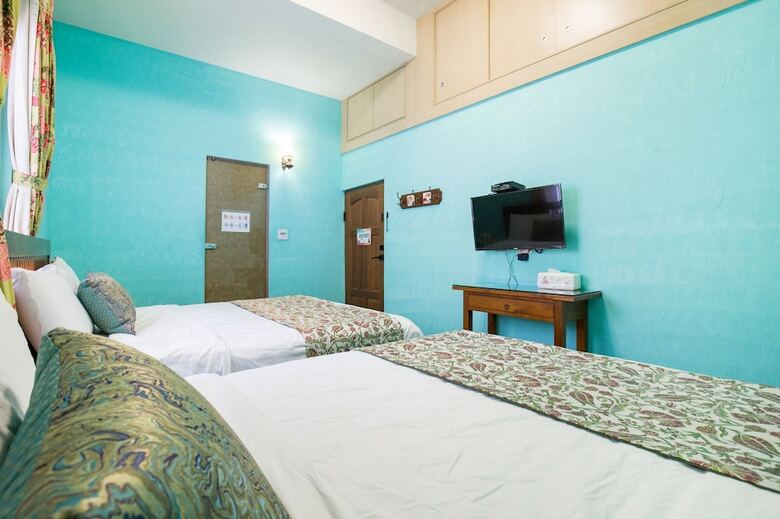 Bed & Breakfast Village Hostel