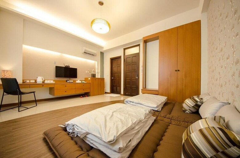 Hotel Go Funny Day