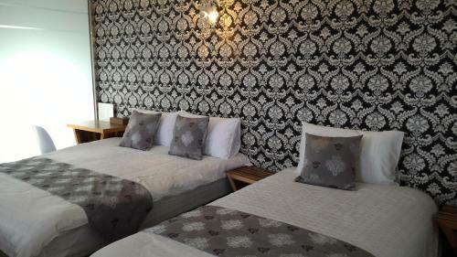 Hostal Eight View