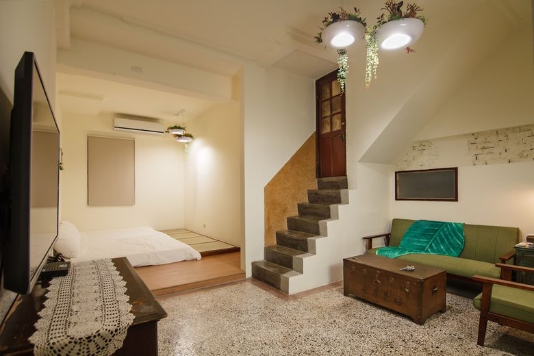 Hotel Goin Old House & Bar