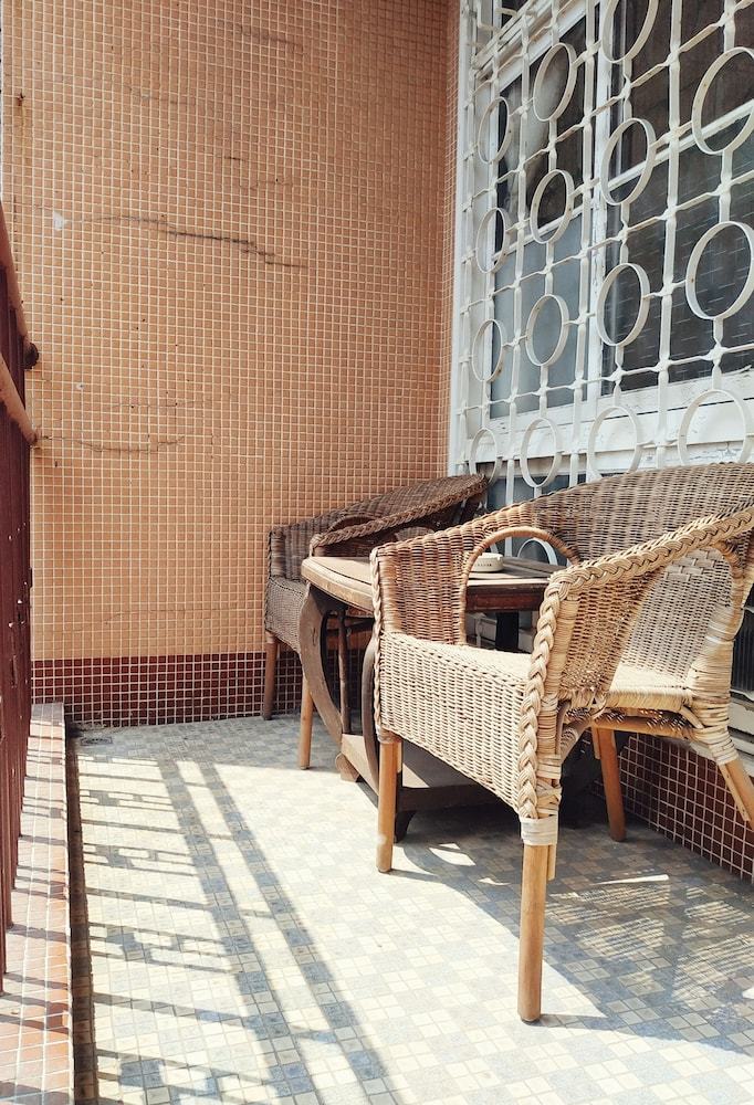 Hotel Goin Old House & Bar