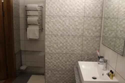 Hostal Barin House