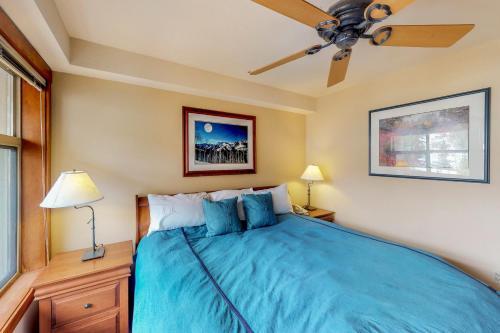 Powderhorn Lodge 413: Woodland Star Suite