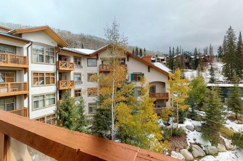 Powderhorn Lodge 413: Woodland Star Suite