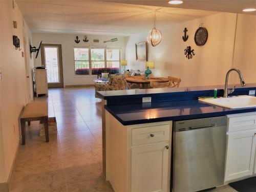 Apartamento Beachview Condo Unit #214