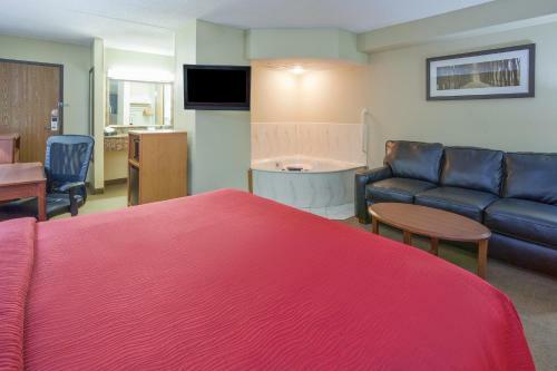 Hotel Americinn By Wyndham Roseau