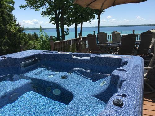 Hotel The Torch Lake Bed And Breakfast