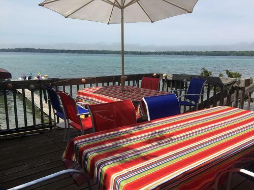 Hotel The Torch Lake Bed And Breakfast