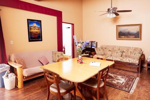 Bed & Breakfast Devils Tower Lodge