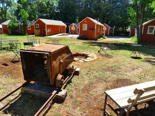Motel Miner's Camp