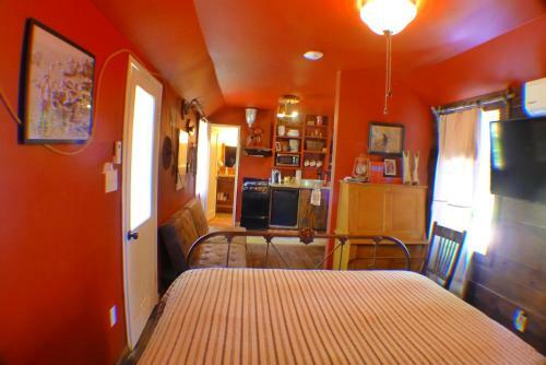Motel Miner's Camp