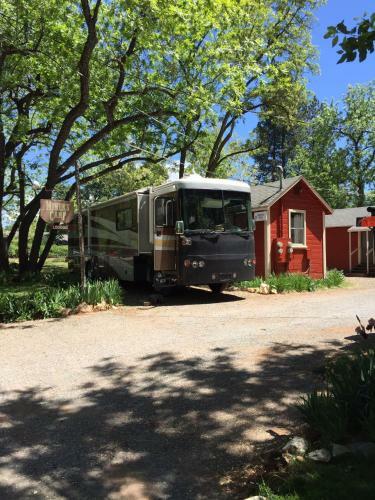 Motel Miner's Camp