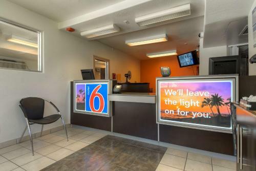 Hotel Motel 6 San Bernardino North