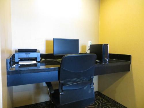 Hotel Cobblestone Inn & Suites - Harper