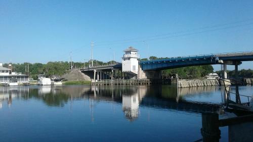 Astor Bridge Marina And Motel