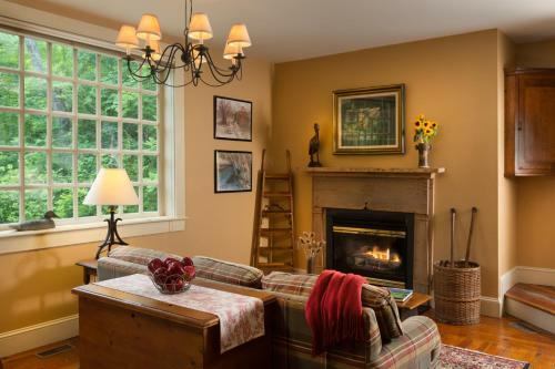 Bed & Breakfast Inn And Cabins At Vaucluse Spring