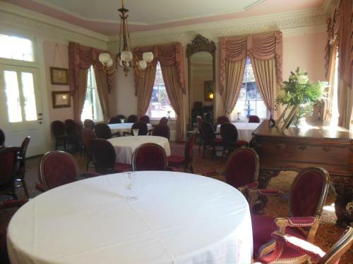 Bed & Breakfast Cedar Grove Mansion Inn & Restaurant