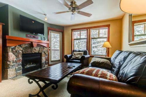 Eagle Springs West 206: Meadowlark Suite