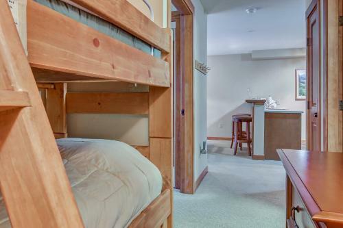 Eagle Springs West 206: Meadowlark Suite