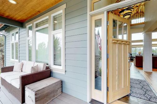 Bend Mountain View Retreat