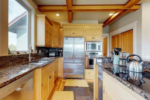 Bend Mountain View Retreat