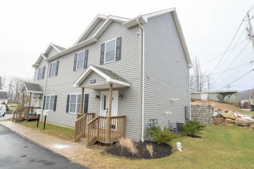 3 Bd Home Near West Point!