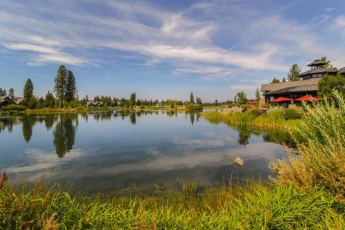 Caldera Lodge On The Pond
