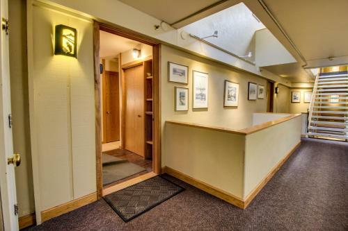 Cozy Slopeside Condo