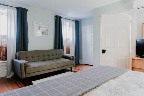 Georges On York B&B