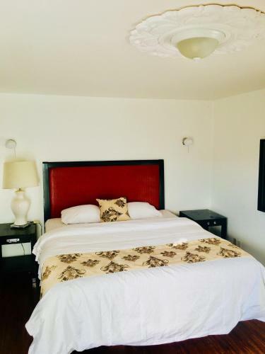 Posada Norwalk Inn & Suites