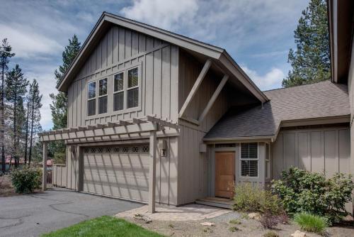 8 Fremont Crossing