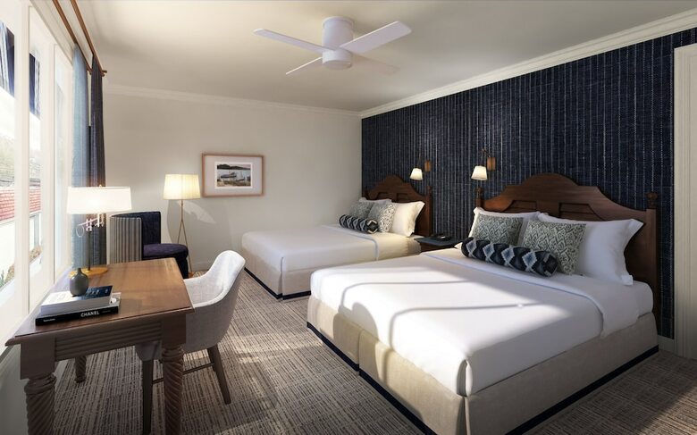 Hotel The Tides Inn