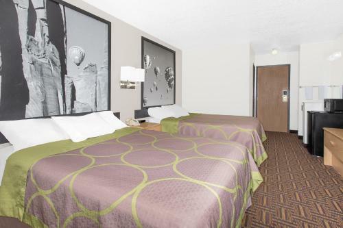 Hotel Super 8 By Wyndham Bloomfield