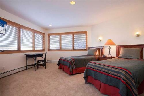 Ski Trail Lodge II