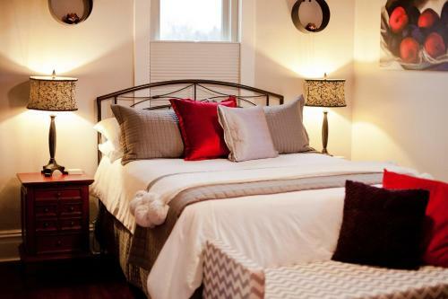 Hart House Bed & Breakfast